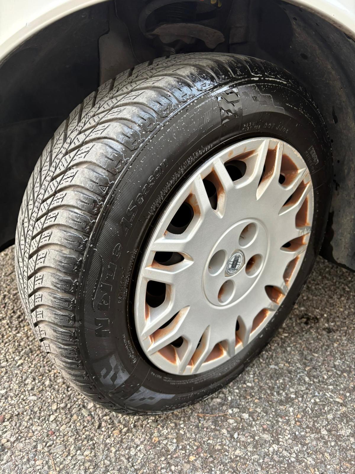 Lancia Ypsilon 1.2 Benzina 60CV NEOPATENTATI