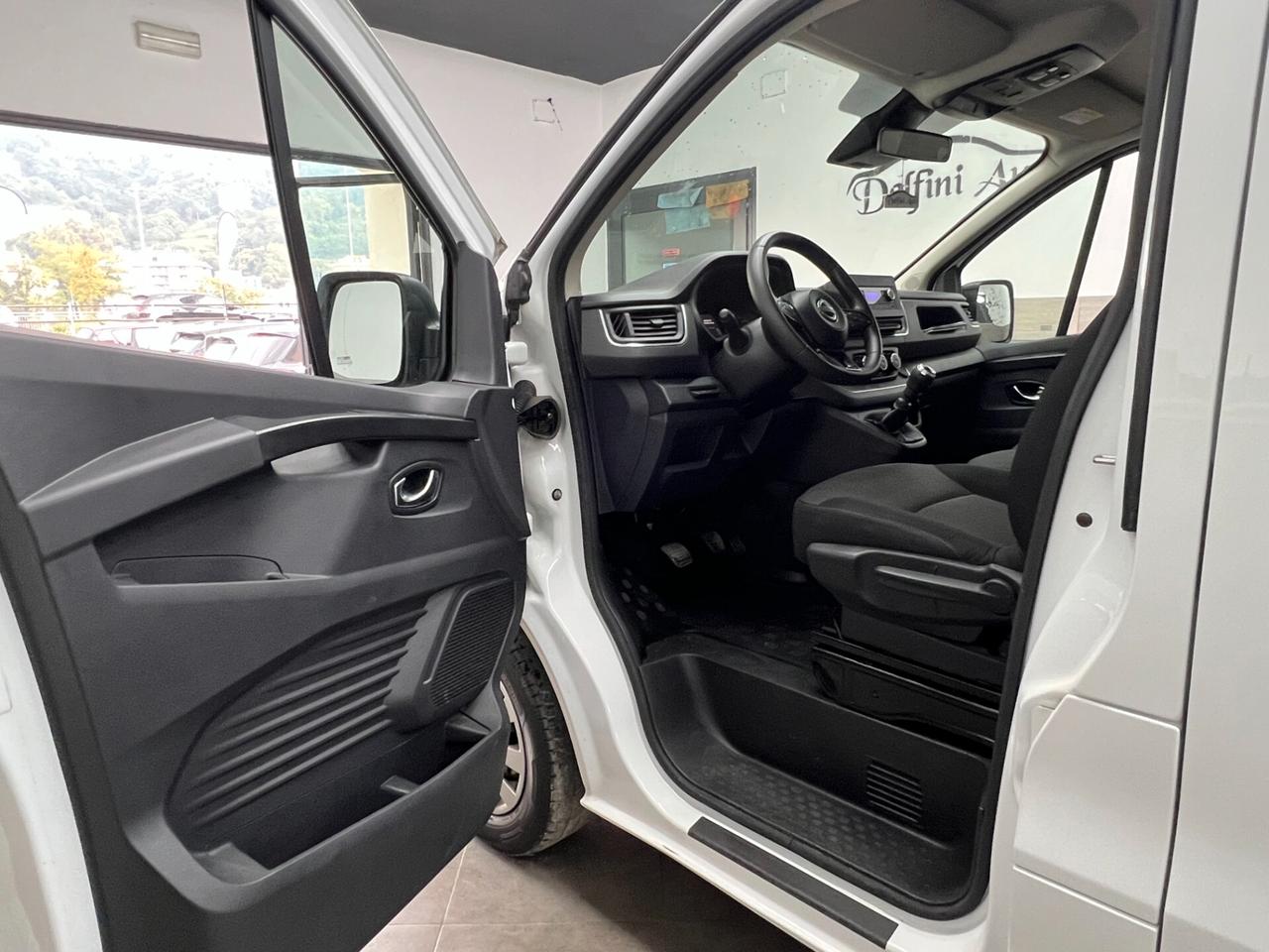 Nissan Primastar 2.0 dCi 110CV PC-TN Bus