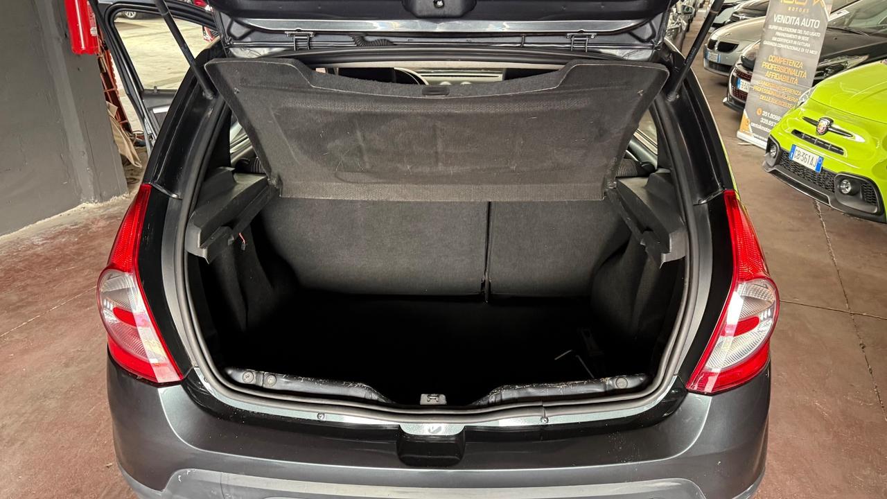 Dacia Sandero 1.4 8V GPL Lauréate