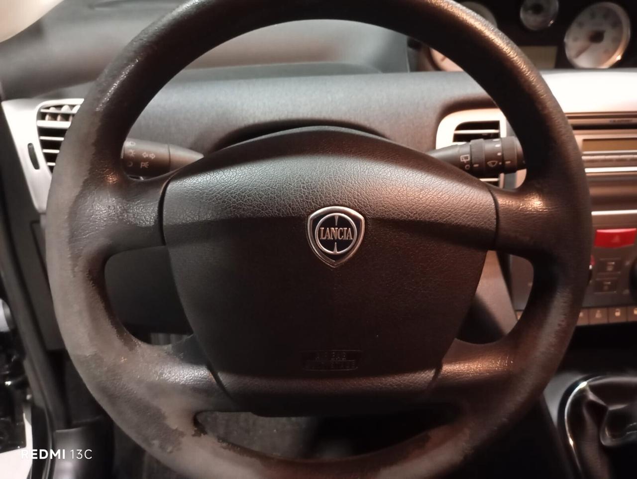 Lancia Ypsilon del 2011 1200 benzina neopatentati