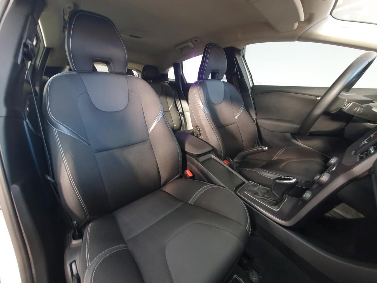 Volvo V40 D2 2.0 Geartronic 120cv R-design 2019