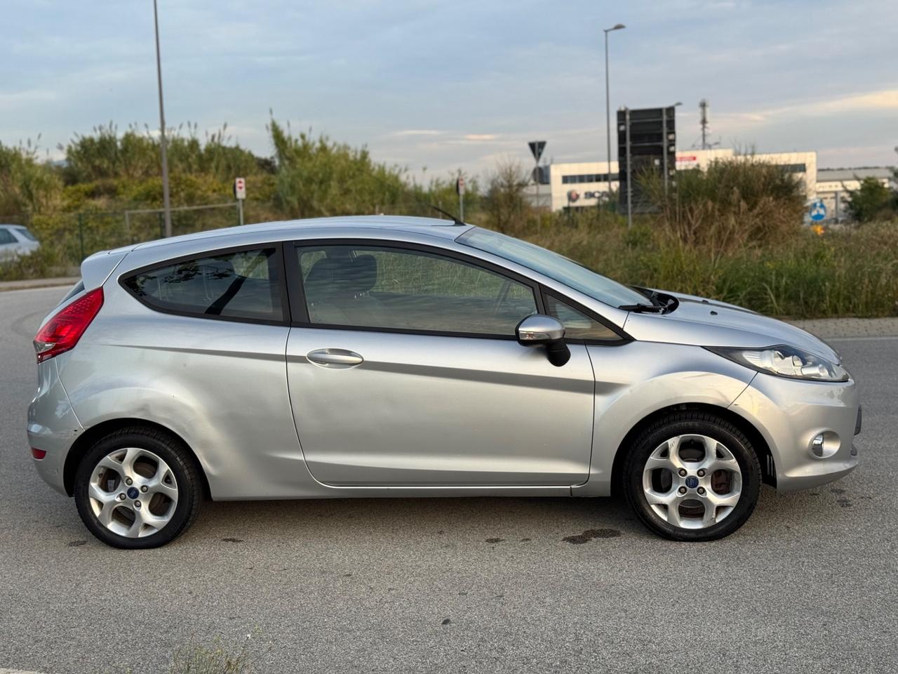 FORD FIESTA 1.2 BENZINA EURO 5B GARANTITA 12 MESI