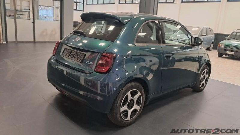 FIAT 500 500e Berlina 23,8 kWh Action