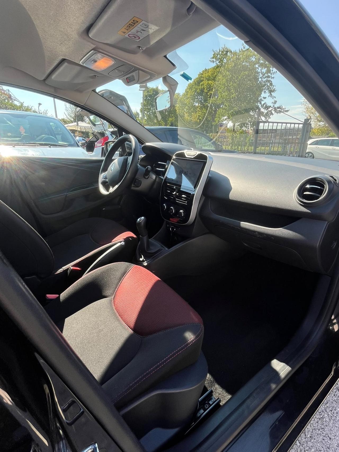 Renault Clio 1.2 75CV Neopatentati