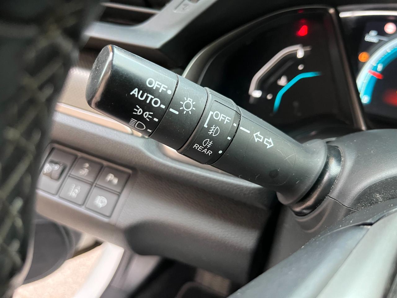 Honda Civic 1.6 5 porte Elegance Navi