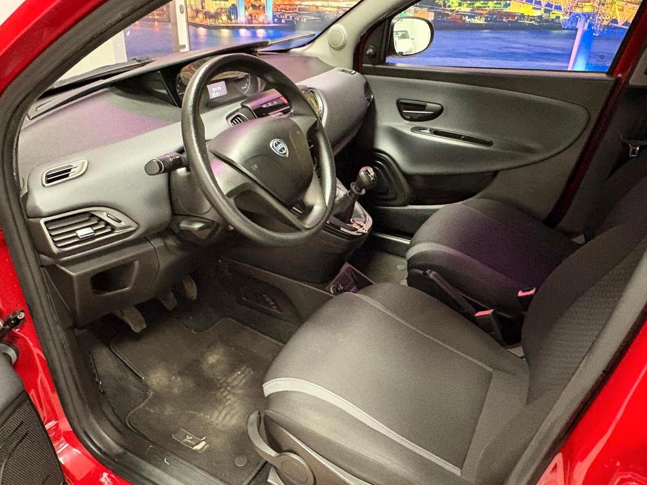 Lancia Ypsilon 1.2 69 CV 5 porte GPL Ecochic Silver