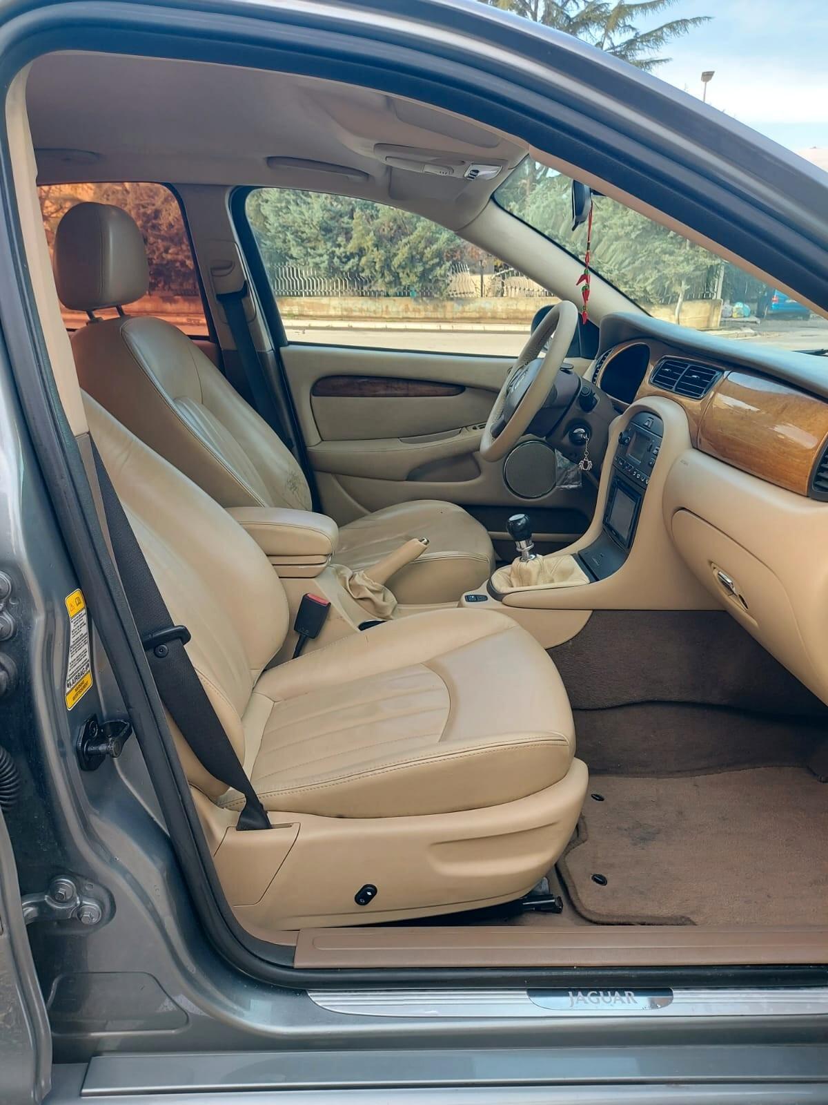 Jaguar X-Type 2.0D cat Executive 2004