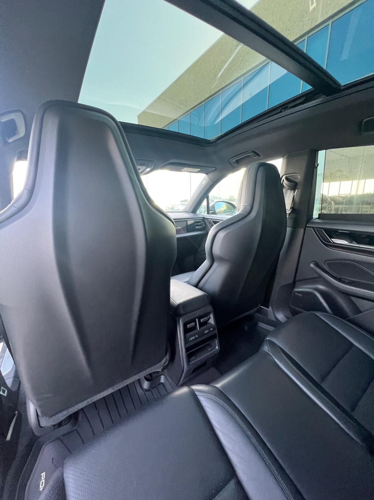 Porsche Macan EV 4 - possibilità noleggio no scoring