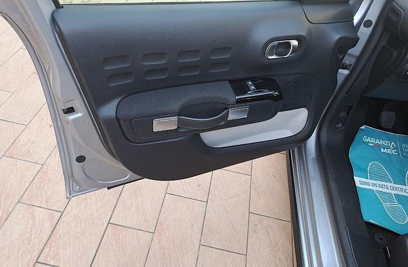 Citroën C3 C3 1.2 puretech Shine s&s 83cv neopatentati