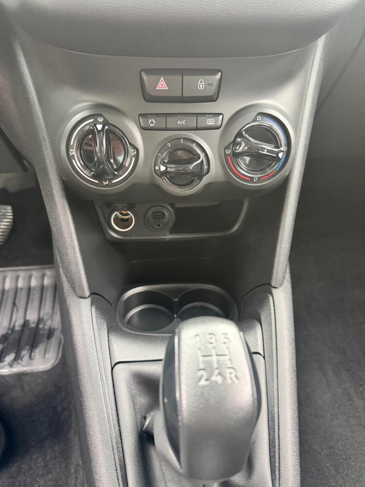 Peugeot 1.0 208 5 porte Neopatentati