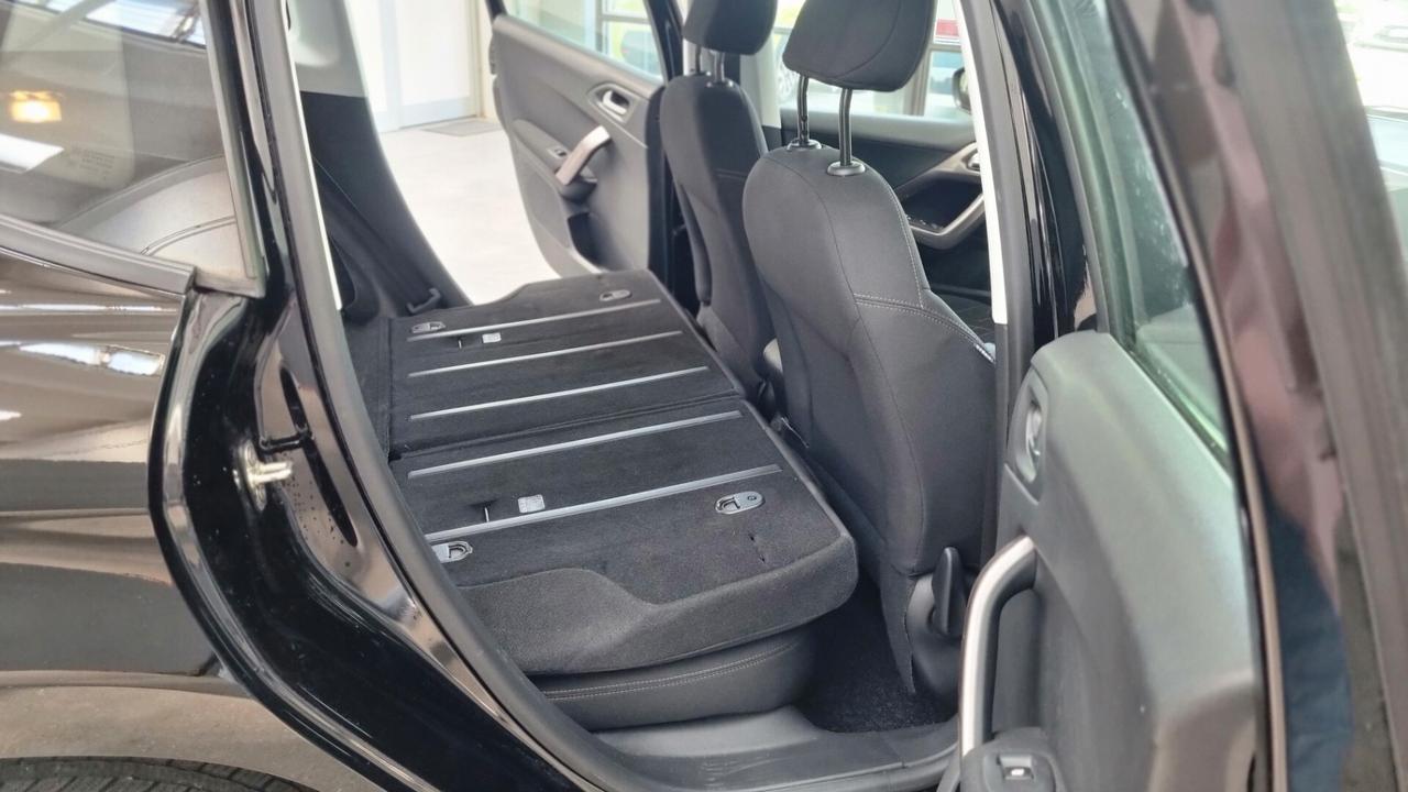 Peugeot 2008 1.2 KM 31.600 UNICO PROPRIETARIO,DISTRIBUZIONE FATTA