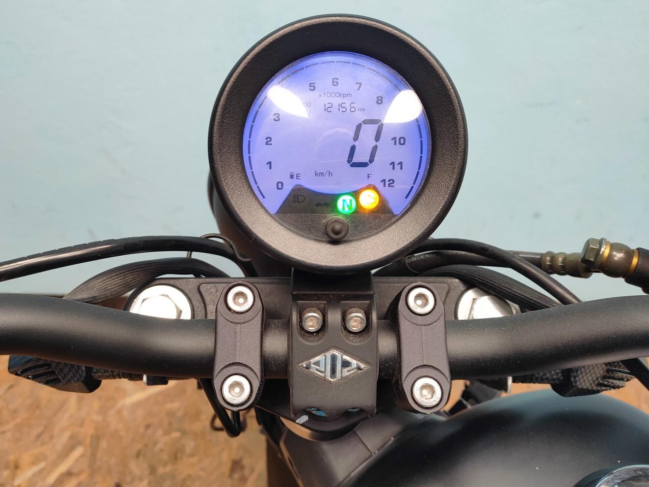 Keeway K-Light 125: personalità e maneggevolezza