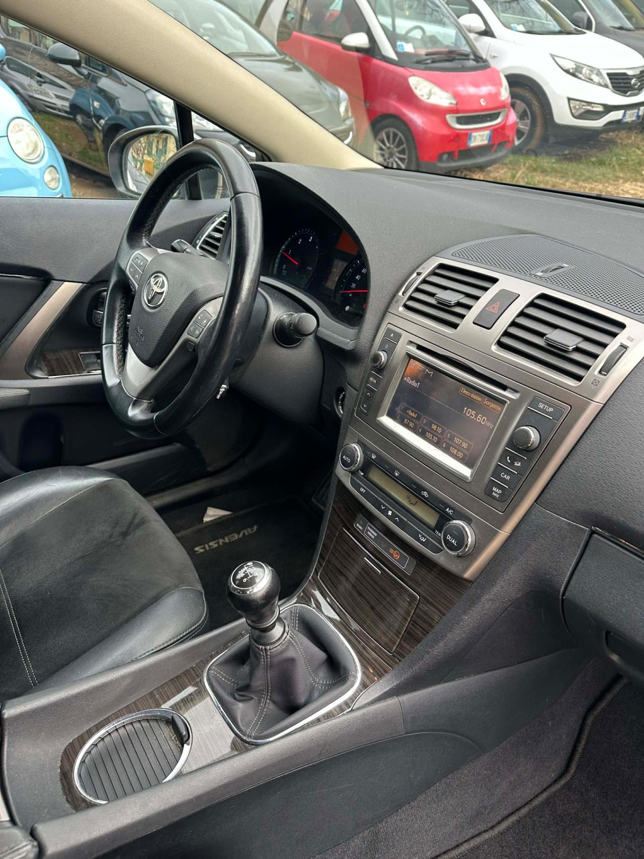 Toyota AVENSIS STYLE UNICOPR KMCERT GARAN