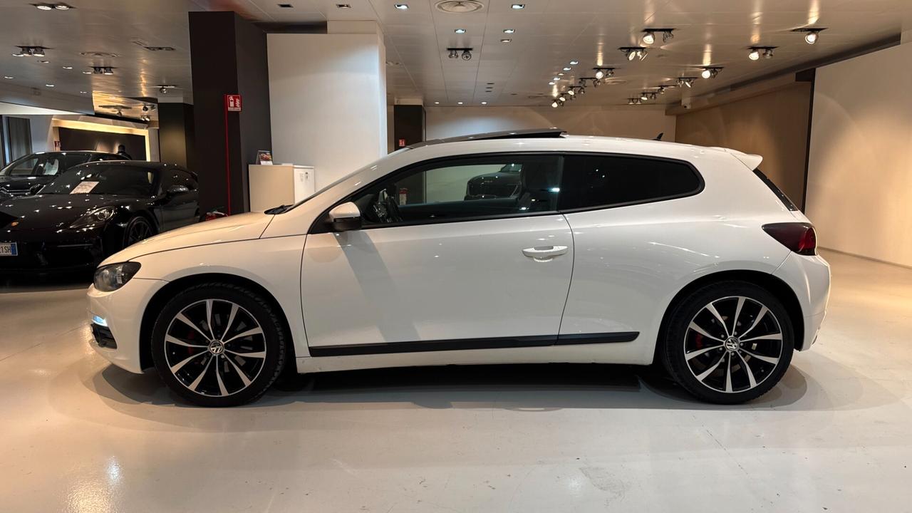 Volkswagen Scirocco 2.0 TSI DSG 211CV - 2010