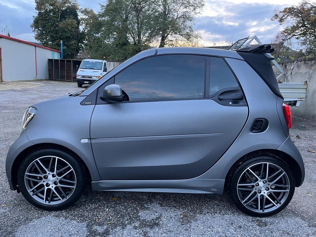 Smart fortwo brabus cabrio/xclu-km 64000-2017