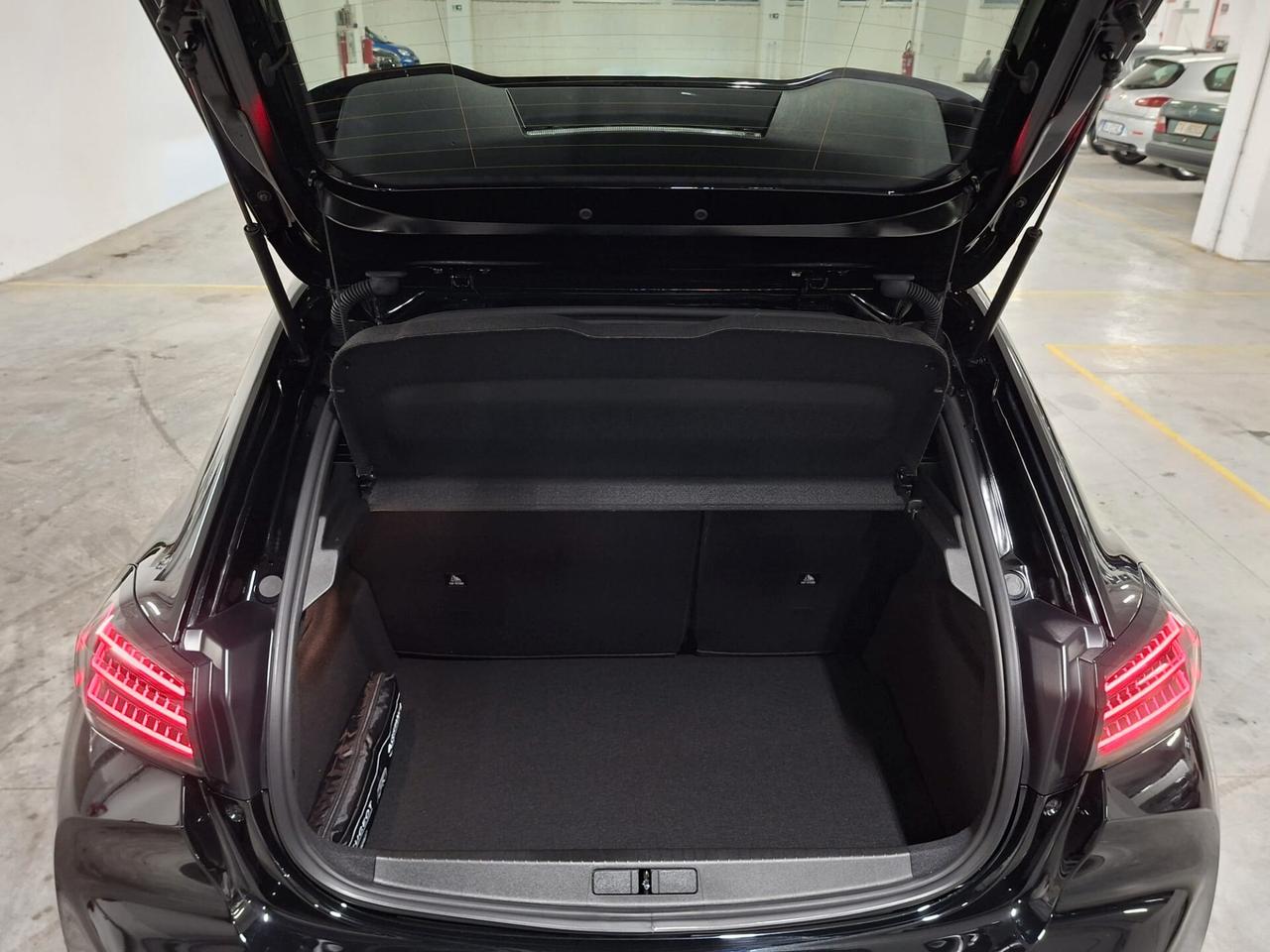 Peugeot 208 1200 mhev Hybrid 136CV GT e-DCS6 Km.0