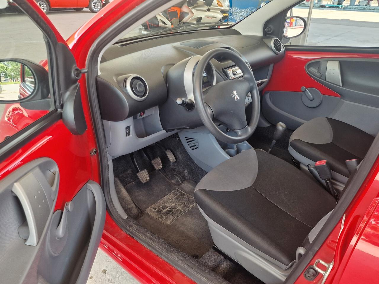 Peugeot 107 1.0 68CV 5p. Sweet Years 2Tronic