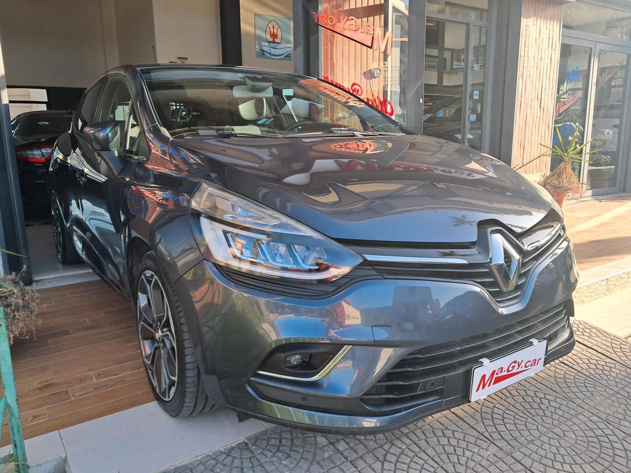 Renault Clio dCi 8V 90 cv EDC Energy Intens