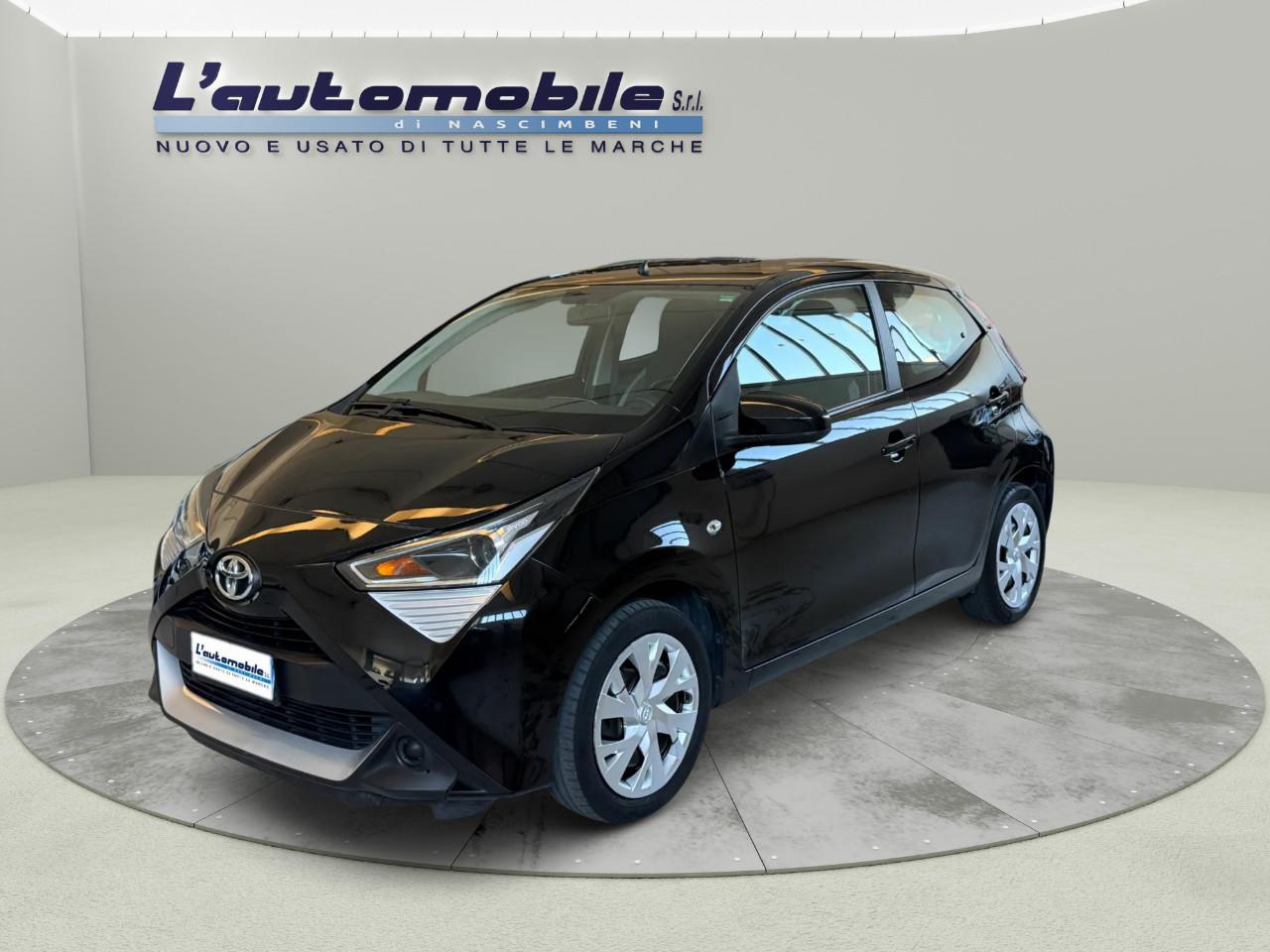 Toyota Aygo 5 Porte 1.0 x-business m-mt 72cv AUTOMATICA