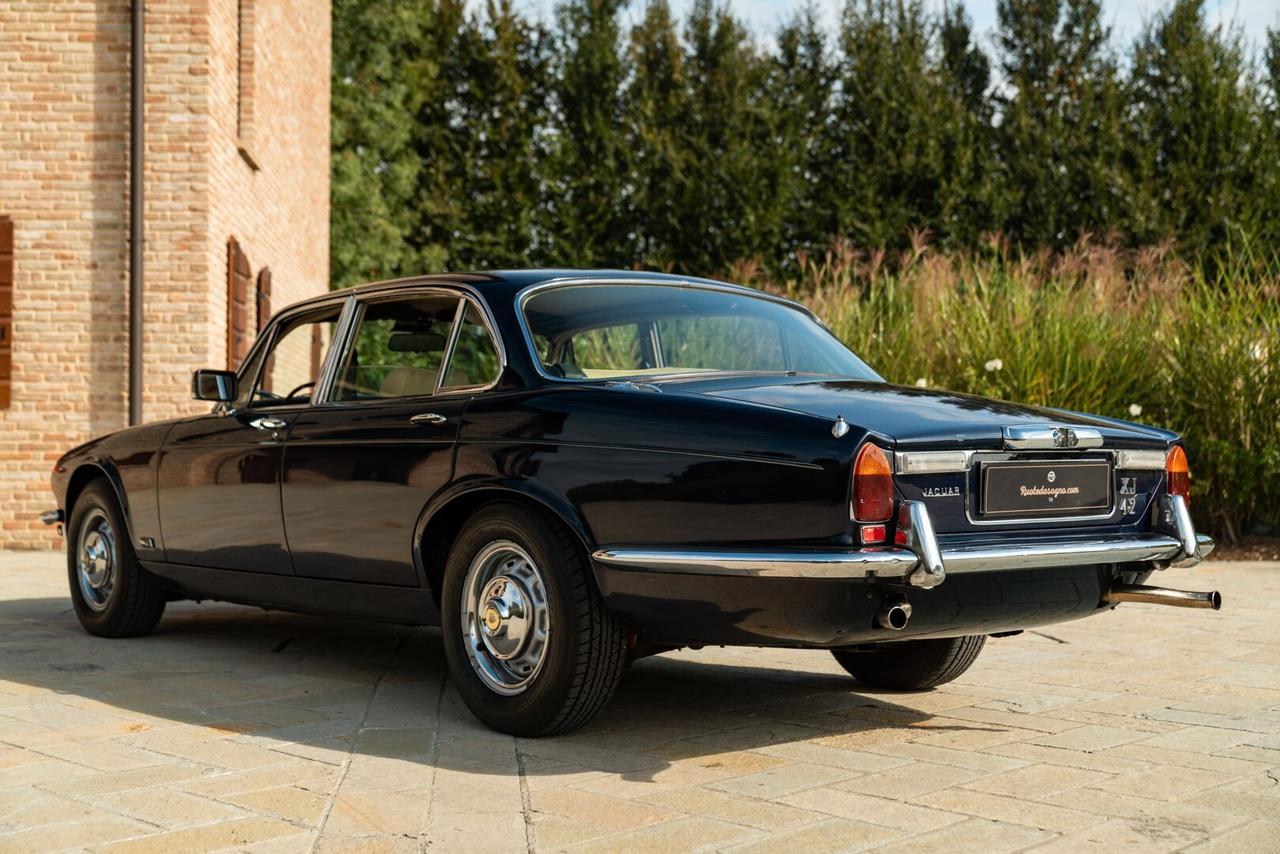 Jaguar XJ 4.2 - JAG00070