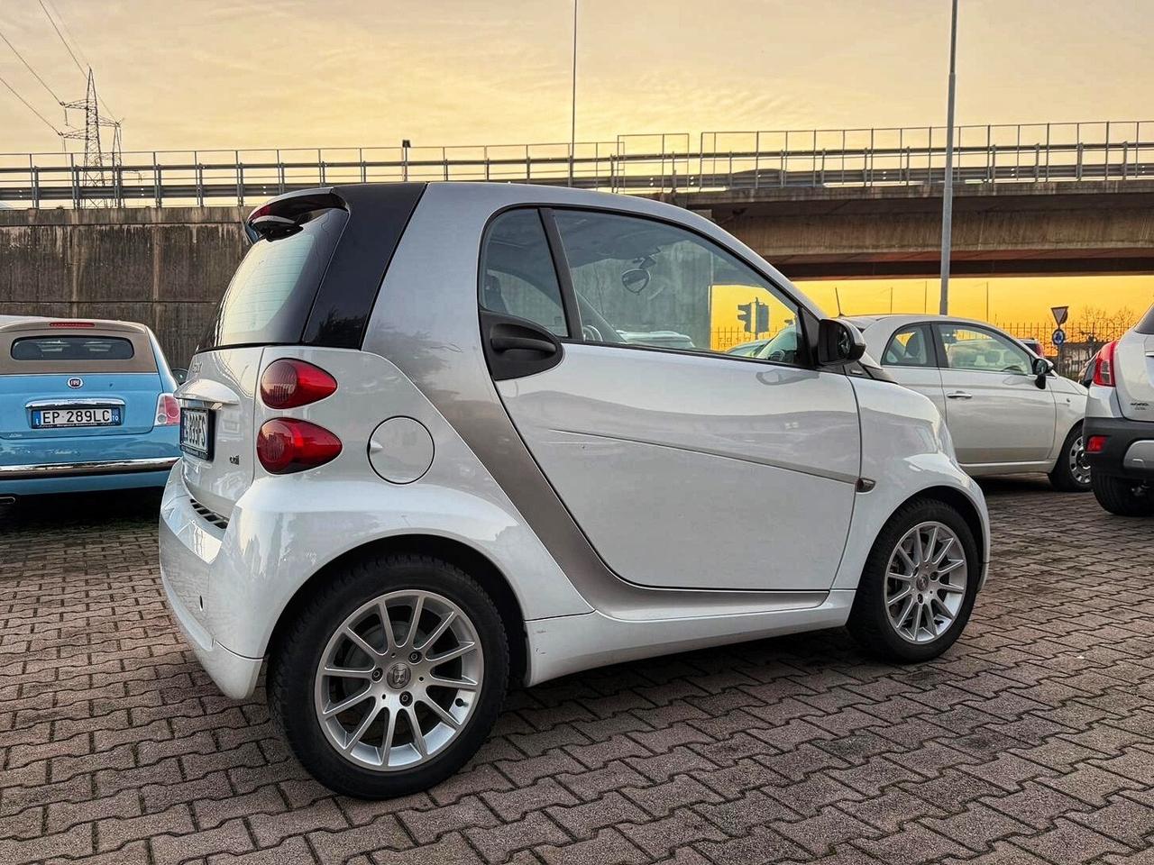 Smart ForTwo 800 40 kW coupé pure cdi OK NEOPATENTATI