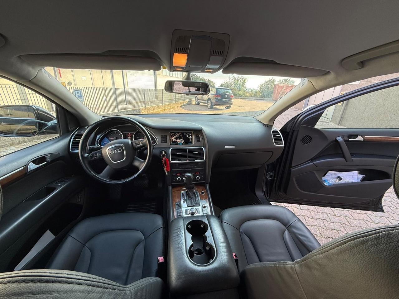 Audi Q7 3.0 V6 TDI 240 CV quattro tiptronic GANCIO TRAINO