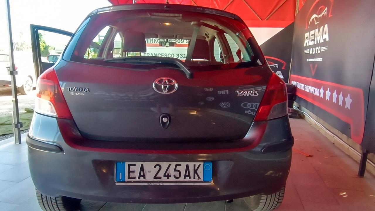 Toyota Yaris 1.0 5 porte