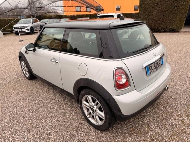 Mini Cooper D 1.6 112 CV