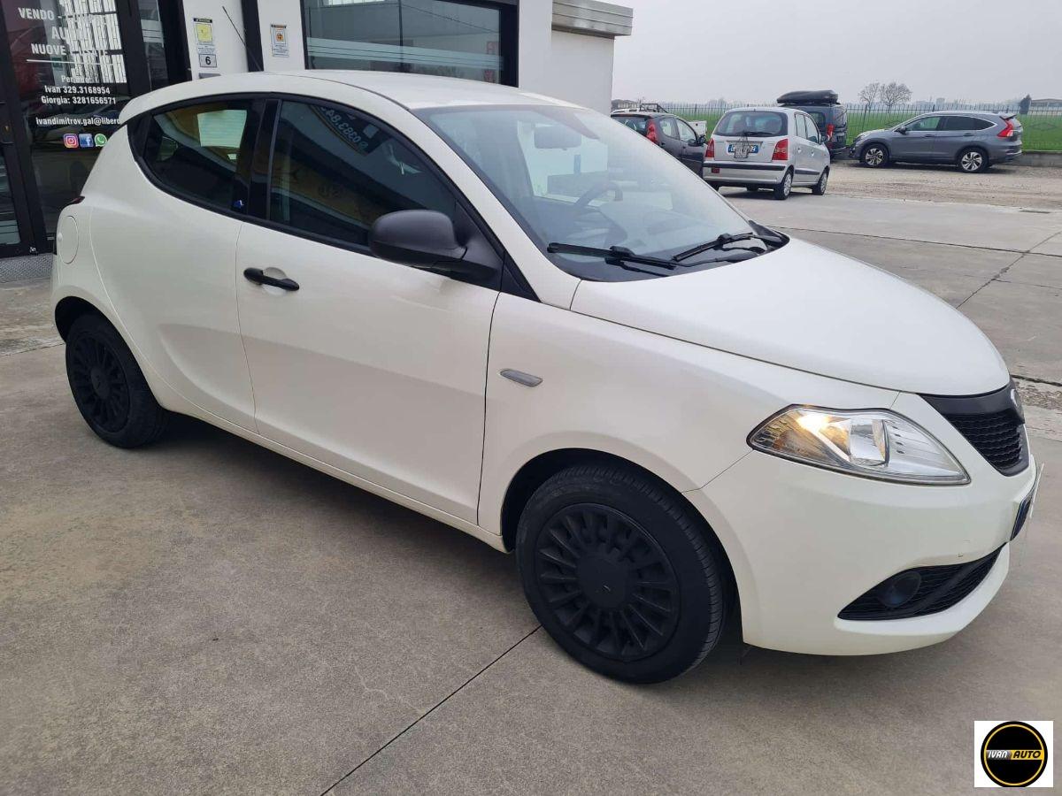 LANCIA Ypsilon 1.2 Benzina-26.000 Km-Neopatentati