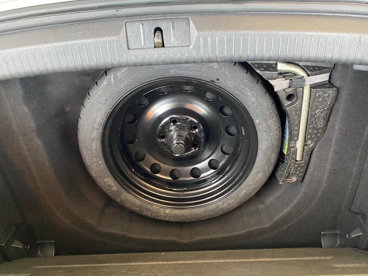 Volkswagen Golf 1.2 TSI 86 cv. 5 pt. COMFORTLINE NEOPATRNTATI!!!