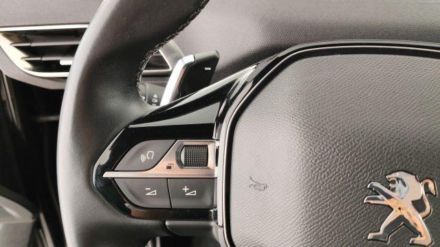 PEUGEOT 3008 BlueHDi 130 S&S EAT8 Allure Pack