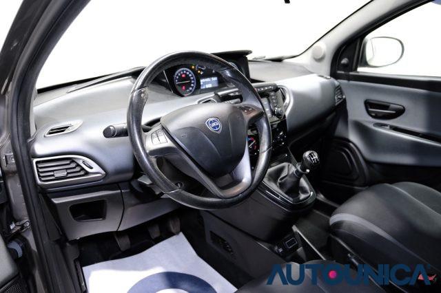 LANCIA Ypsilon 1.2 69 CV 5 PORTE GPL ECOCHIC SILVER NEOPATENTATI