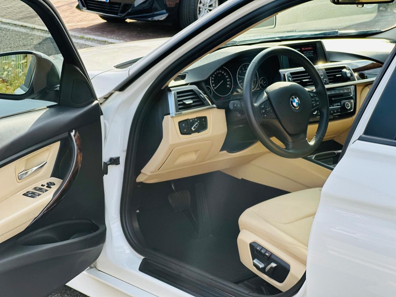 Bmw 320i berlina Business Advantage aut.