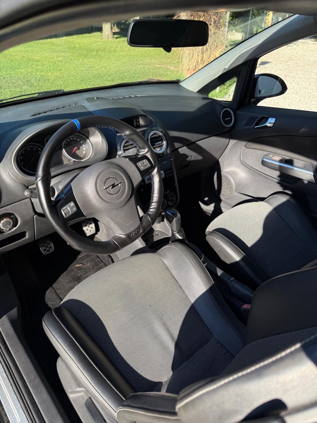 Opel Corsa 1.6 T 192CV 3 porte OPC