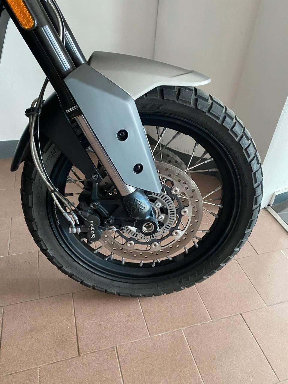 Moto Morini X-Cape 649