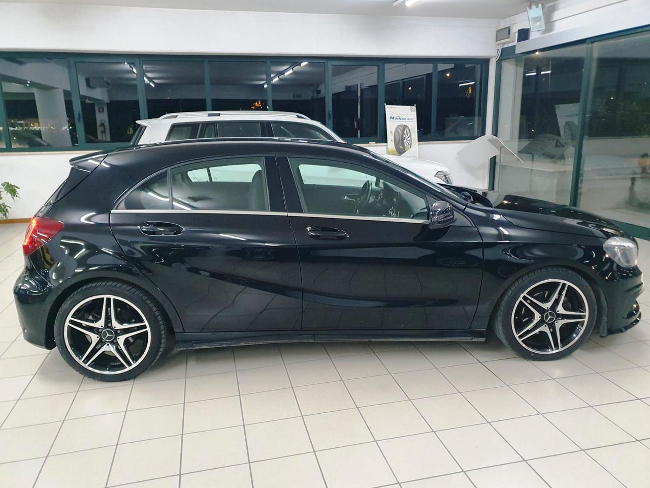 Mercedes-benz A 180 CDI BlueEFFICIENCY Premium Dark Night Edition