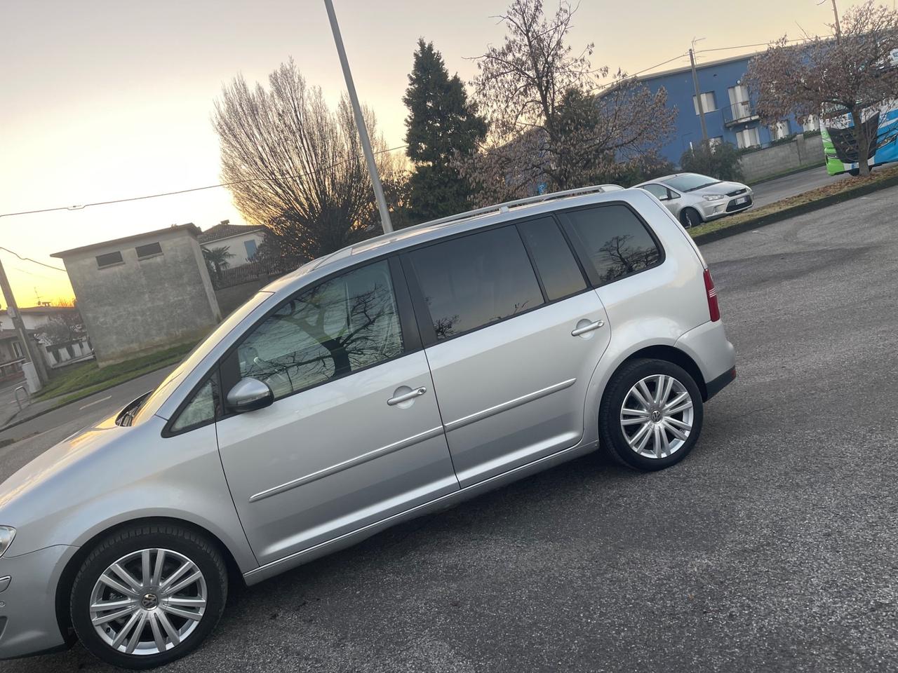 Volkswagen Touran 2.0 TDI 170 CV DSG Highline