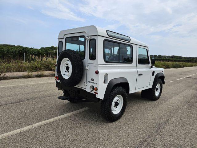 LAND ROVER Defender 90 2.2 TD4 Station Wagon N1