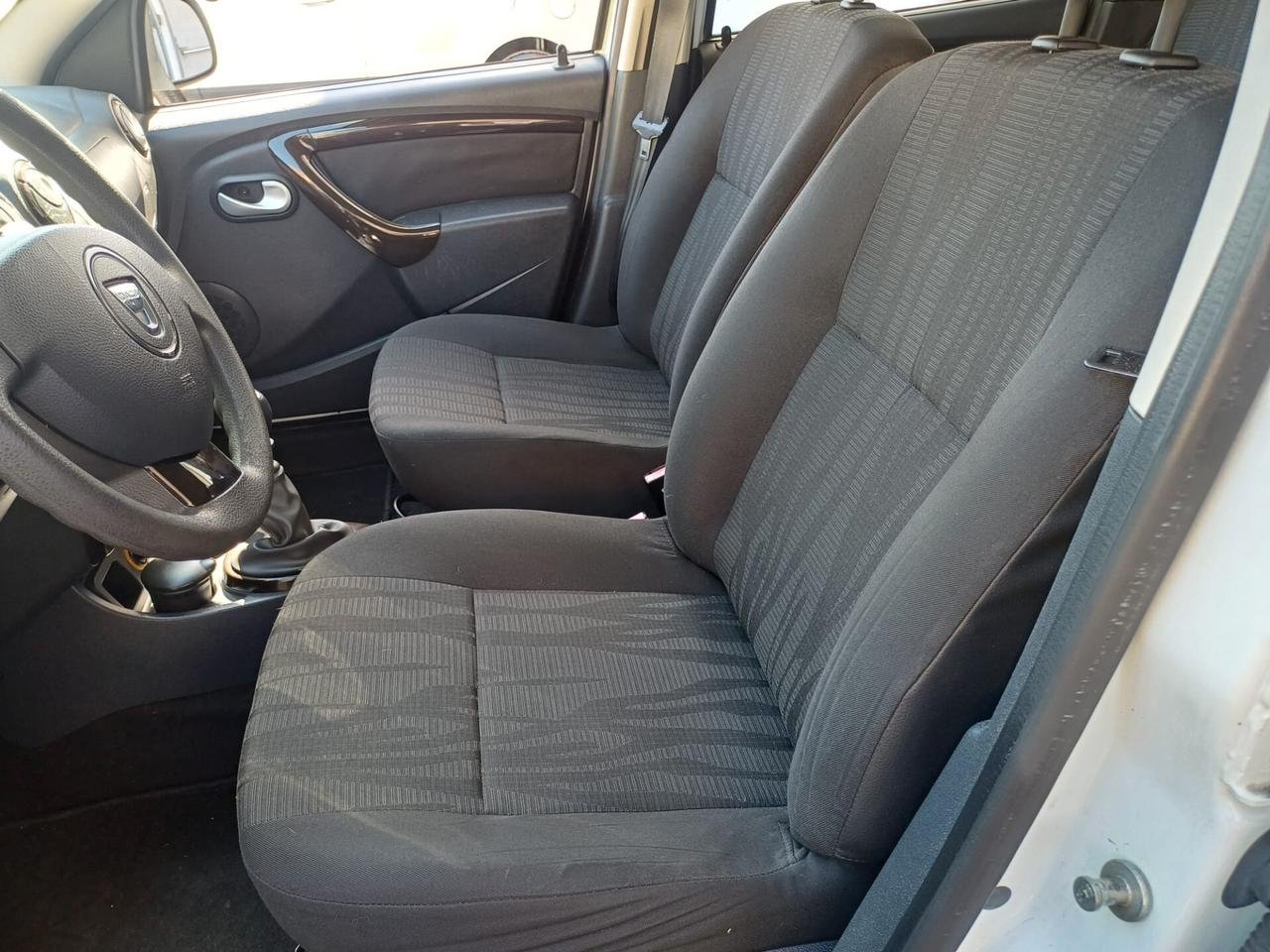 Dacia Duster 1.5 dCi Laureate - 2012