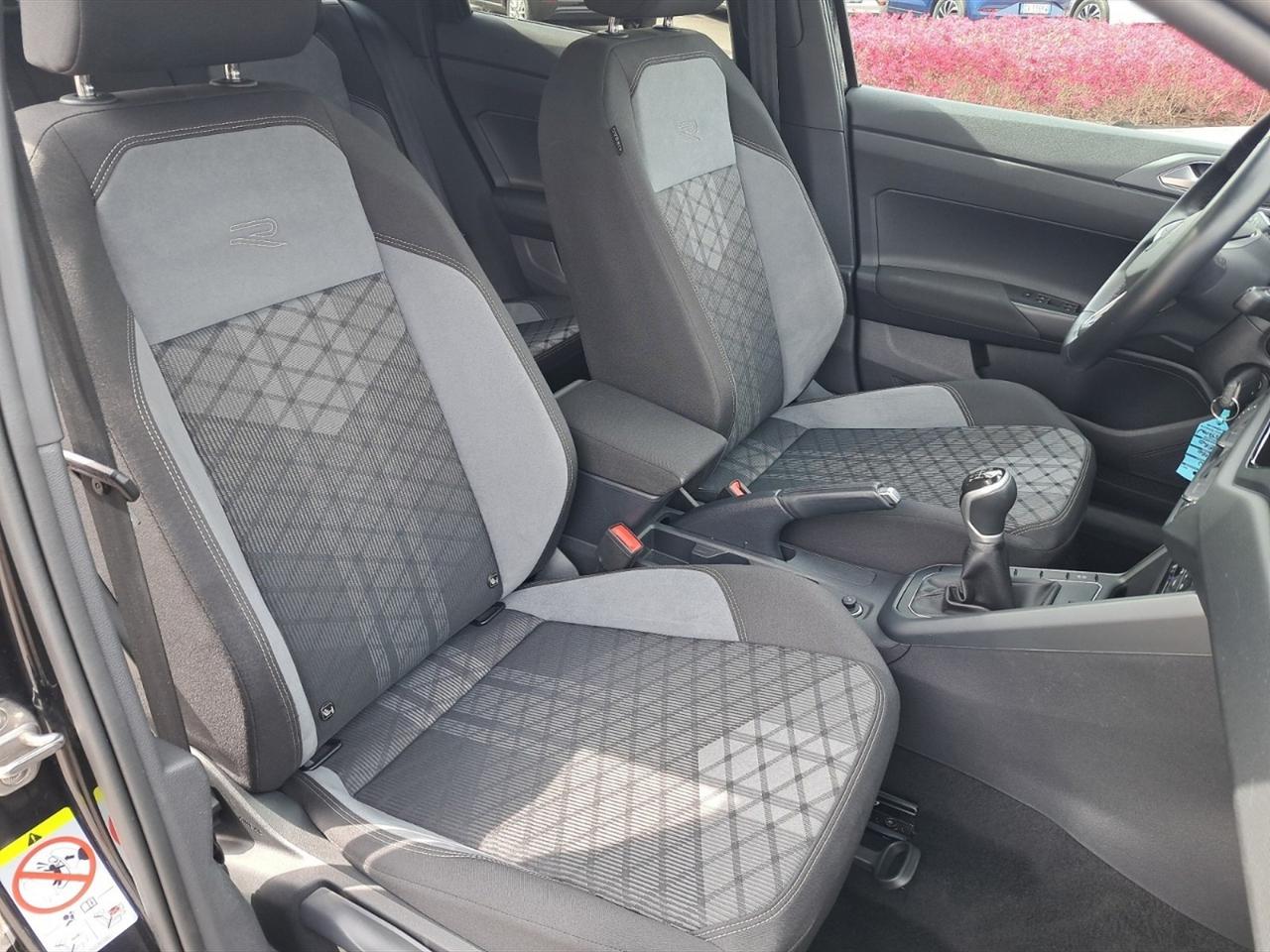 Volkswagen Taigo 1.0 tsi r-line 110cv
