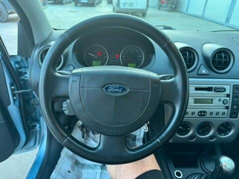 Ford Fiesta 1.2 16V 5p. Ambiente