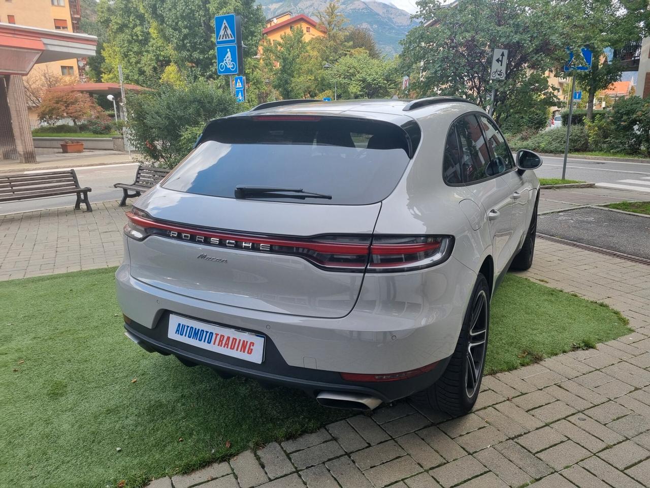Porsche Macan 2.0 245CV TETTUCCIO APRIBILE