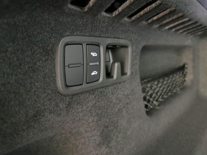 Audi Q8 RS 4.0 mhev 48V performance 640cv tiptronic