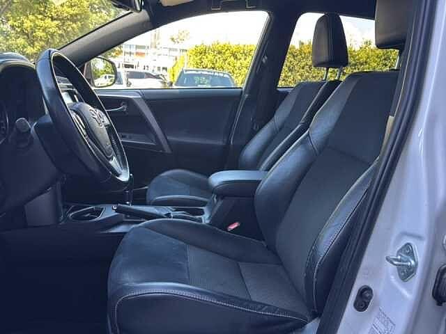 Toyota RAV4 2.5 Hybrid 2WD Lounge