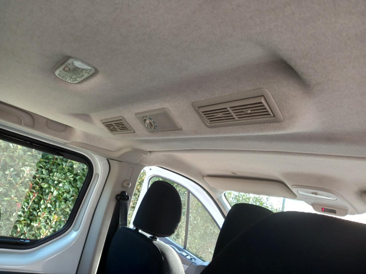 Renault Trafic T29 1.6 dCi 145CV 9 POSTI