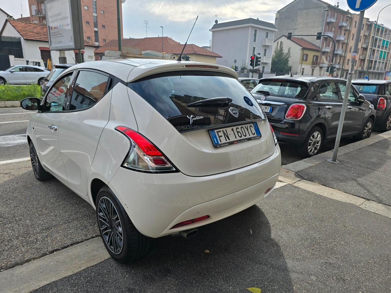 Lancia Ypsilon 1.2 69 CV 5 porte GPL Ecochic Platinum