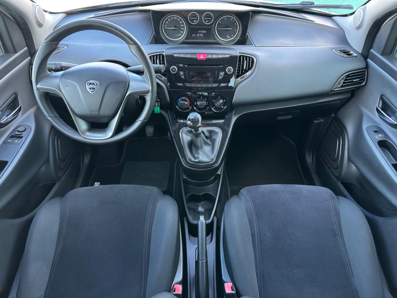 Lancia Ypsilon 1.3 MJT 95cv Silver 2012