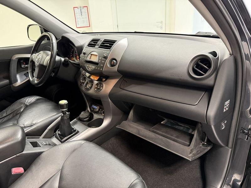 Toyota RAV4 RAV4 Crossover 2.2 d-cat Luxury 177cv