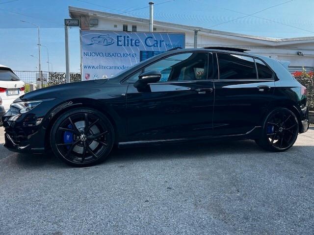 Volkswagen Golf VIII 2.0 tsi R 4motion 333cv dsg "AKRAPROVIC / TETTO APRIBILE / IQ LIGHT / ...