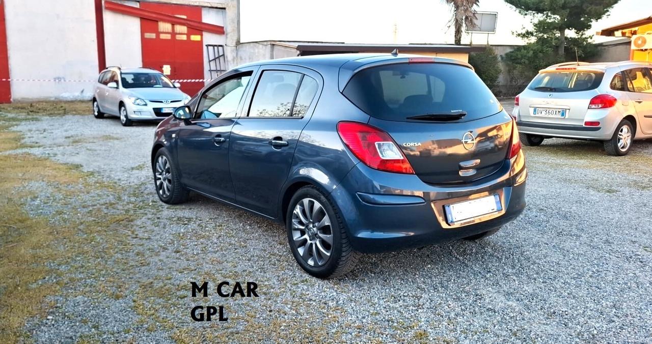 Opel Corsa 1.2 80CV 5 porte GPL-TECH Edition